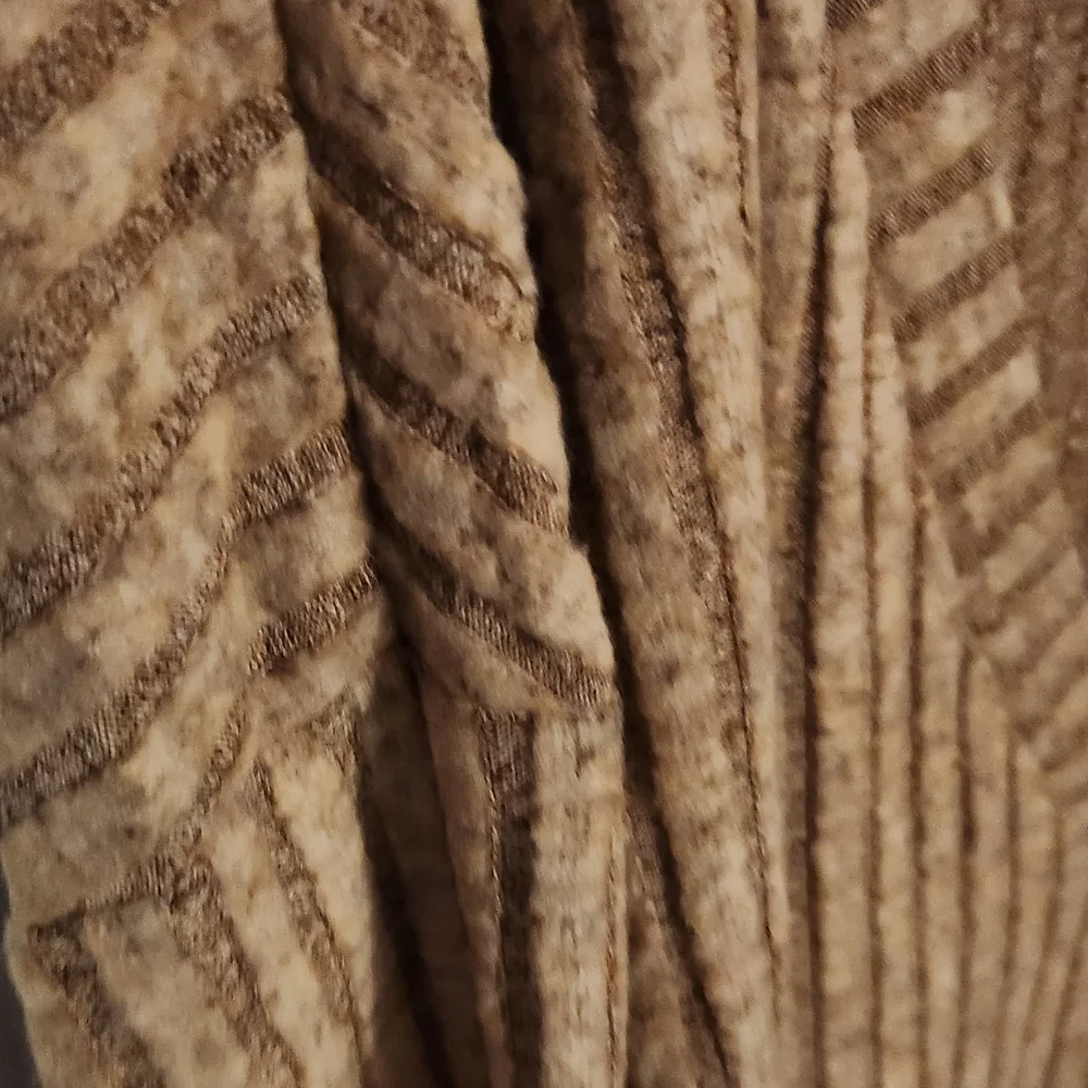 SHEIN Curve Cozy V-Neck Brown Sweater 🔥 - Picture 4 of 6